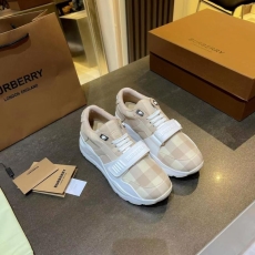 Burberry Low Shoes